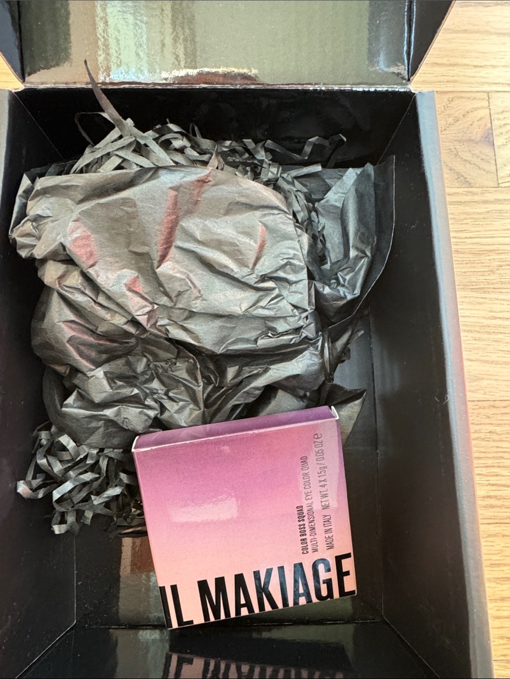 IL MAKIAGE Pink to Purple Gradient Boxed Compact
